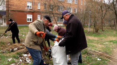 Житомиряни вчетверте вийшли на міську толоку Житомиряни вчетверте вийшли на міську толоку