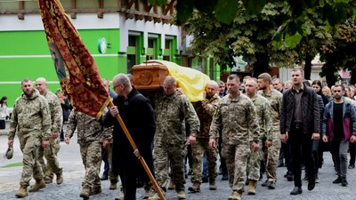 На Тернопільщині попрощалися з загиблим військовим Василем Мармусом На Тернопільщині попрощалися з загиблим військовим Василем Мармусом