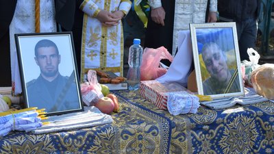 У Кропивницькому попрощалися з двома бійцями, які загинули на сході України У Кропивницькому попрощалися з двома бійцями, які загинули на сході України