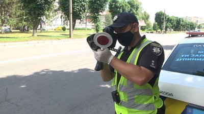 Як у Луцьку вимірюють швидкість руху автомобілів Як у Луцьку вимірюють швидкість руху автомобілів