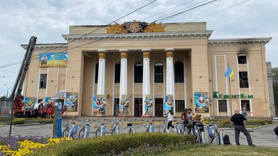 Частина приміщення знищена, дах вигорів: у Вінниці вирішують долю Будинку офіцерів