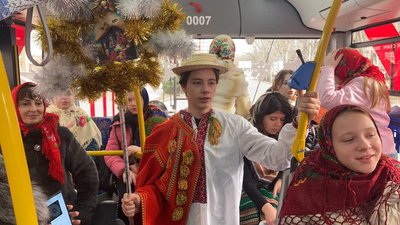 Миколаєвом курсує "Святочний тролейбус". Розклад руху Миколаєвом курсує "Святочний тролейбус". Розклад руху