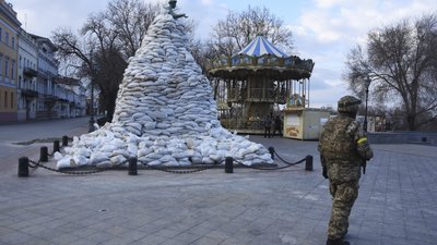 Обстріл пологового у Маріуполі, ЧАЕС та санкції. Війна. Головне за 9 березня