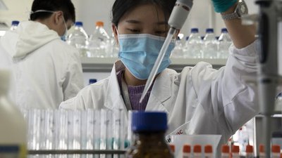 Зеленський сказав, коли Україна отримає наступну партію китайської COVID-вакцини