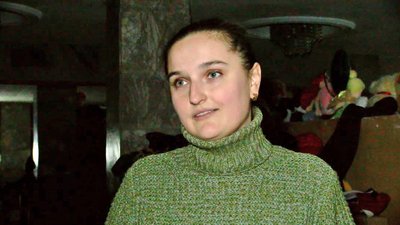 У волонтерському пункті в Луцьку – нова "соціальна вітрина" із взуттям