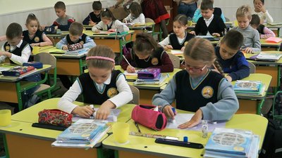Вінницькі школи передали на Схід подарунки Вінницькі школи передали на Схід подарунки