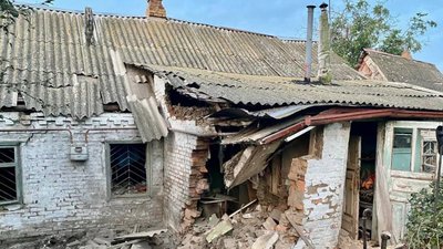 У ніч на 18 серпня армія РФ обстріляла Дніпропетровщину: поранена жінка, є руйнування