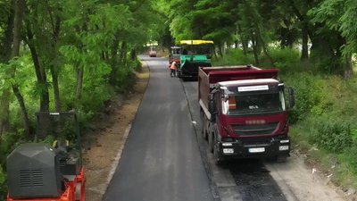 Чекали півстоліття: між двома селами на Чернігівщині ремонтують дорогу