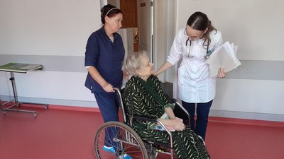 У Херсоні після проходження інтернатури залишилися працювати п'ять медиків У Херсоні після проходження інтернатури залишилися працювати п'ять медиків