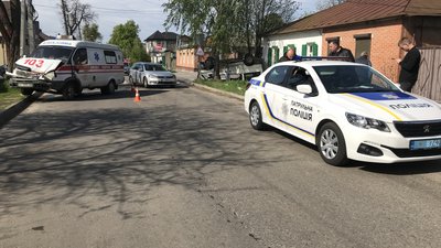 У Полтаві в аварії травмувався водій "швидкої" У Полтаві в аварії травмувався водій "швидкої"