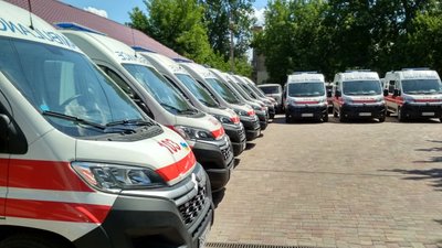 Медики Луганщини отримали нові автомобілі швидкої допомоги