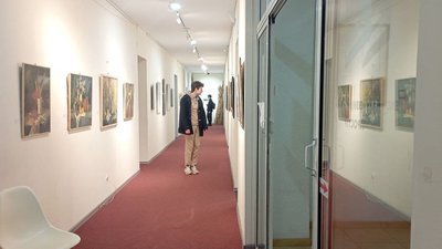 У Дніпрі відкрили виставку молодих художників У Дніпрі відкрили виставку молодих художників