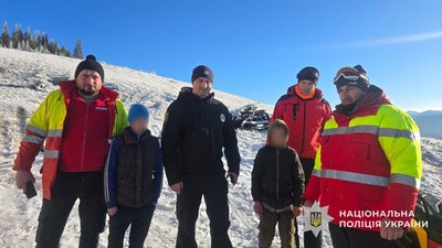 Шукали майже три доби: поліцейські й рятувальники знайшли двох зниклих на Закарпатті дітей