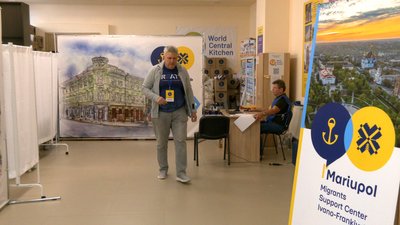 За 13 днів роботи центру "Я — Маріуполь" у Франківську до нього звернулися 1 300 переселенців