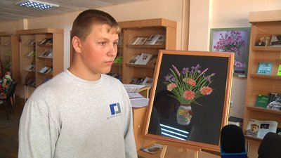 У Житомирі відкрили виставку вишитих бісером картин братів Пташників