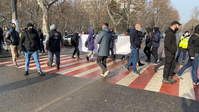 В Одесі перекрили рух через підвищення цін на газ та електроенергію В Одесі перекрили рух через підвищення цін на газ та електроенергію
