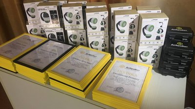 У Сумах волонтерів "Добробату" відзначили подяками та подарунками
