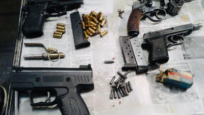 На Франківщині затримали 50-річного чоловіка, який незаконно зберігав зброю та боєприпаси — поліція