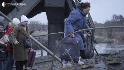 "Люди говорили, що це останній шанс виїхати". Як в Ірпені намагаються покинути місто "Люди говорили, що це останній шанс виїхати". Як в Ірпені намагаються покинути місто