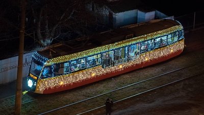 В Одесі відбувся різдвяний парад трамваїв та тролейбусів В Одесі відбувся різдвяний парад трамваїв та тролейбусів