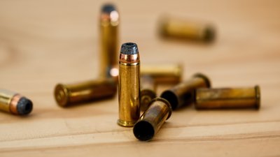 Торгував зброєю перебуваючи у СІЗО: у Черкасах судитимуть чоловіка