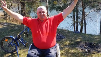 Борис Козела з Хмельниччини щодня на візку долає не менше 15 кілометрів