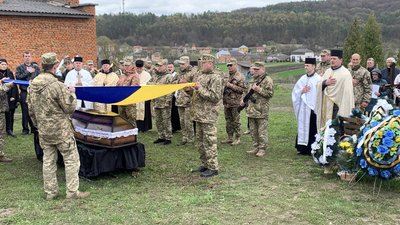 На Тернопільщині попрощалися з бійцем Андрієм Танчаком