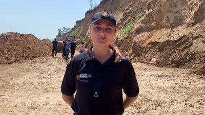Зсув на пляжі в Одеській області: людей під завалом не знайшли Зсув на пляжі в Одеській області: людей під завалом не знайшли