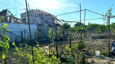 Обстріли Херсонщини, зруйнований будинок, дім в селі
