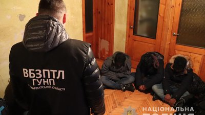 Групу нелегальних мігрантів утримували на Закарпатті