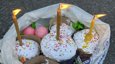 У Миколаєві відзначають Великдень: до міста привезли Благодатний вогонь У Миколаєві відзначають Великдень: до міста привезли Благодатний вогонь