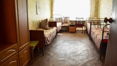 Такий вигляд має одна з кімнат у гуртожитку Такий вигляд має одна з кімнат у гуртожитку