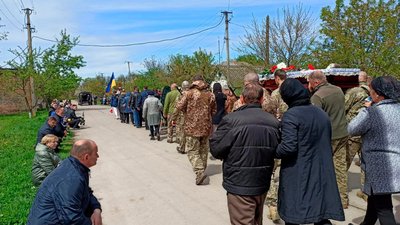 На Чернігівщині попрощалися з солдатом Сергієм Кифоренком На Чернігівщині попрощалися з солдатом Сергієм Кифоренком