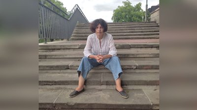 Сиди як дівчинка. Про що цей флешмоб та чому він не тільки про першу леді