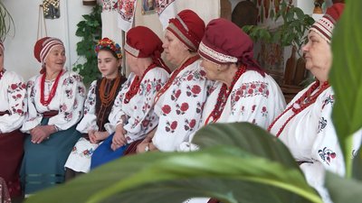 Співає українські народні пісні з чотирьох років. Черкащанка Марія Самовол Співає українські народні пісні з чотирьох років. Черкащанка Марія Самовол