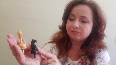 Кам'яні, дорожні і архітекторські: у день шахів показали фігури з фондів рівненського музею Кам'яні, дорожні і архітекторські: у день шахів показали фігури з фондів рівненського музею