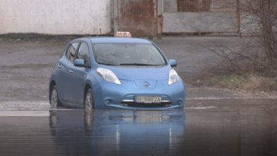 Вимушені зачинитися: у Дніпрі територію підприємств затопило стічними водами Вимушені зачинитися: у Дніпрі територію підприємств затопило стічними водами