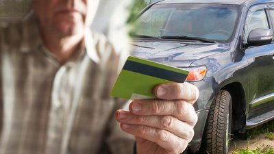 Купити авто: 27-річний житель Чернігова у соцмережі натрапив на шахраїв