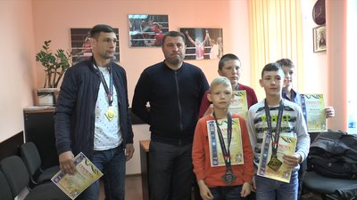 Миколаївських борців відзначили нагородами