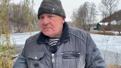 "Вони залишилися в надії, що люди не дадуть їм пропасти": як на Чернігівщині рятували двох лебедів із замерзлого озера "Вони залишилися в надії, що люди не дадуть їм пропасти": як на Чернігівщині рятували двох лебедів із замерзлого озера