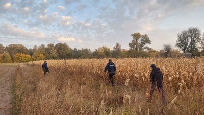 Поліціянти чотирьох районів Сумщини всю ніч шукали 9-річного хлопчика Поліціянти чотирьох районів Сумщини всю ніч шукали 9-річного хлопчика