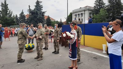 З зони проведення ООС повернулись на Херсонщину бійці 57 мотопіхотної бригади З зони проведення ООС повернулись на Херсонщину бійці 57 мотопіхотної бригади