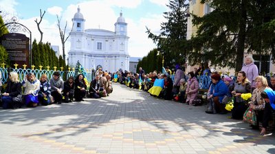 У місті на Волині поховали загиблого військового льотчика ЗСУ У місті на Волині поховали загиблого військового льотчика ЗСУ
