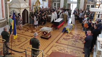 У Луцьку попрощалися з 33-річним захисником Юрієм Васюком У Луцьку попрощалися з 33-річним захисником Юрієм Васюком