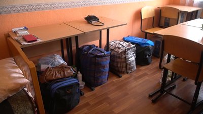 "Немає куди повертатися, бо наша хата згоріла вщент". Історія переселенців із Ма́р'їнки "Немає куди повертатися, бо наша хата згоріла вщент". Історія переселенців із Ма́р'їнки
