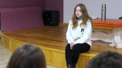 На Сумщині підготували документальну виставу про спогади переселенців На Сумщині підготували документальну виставу про спогади переселенців