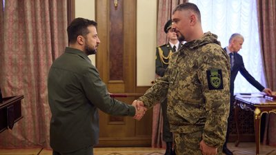 Бійці територіальної оборони міста Одеси отримали нагороди від Володимира Зеленського Бійці територіальної оборони міста Одеси отримали нагороди від Володимира Зеленського