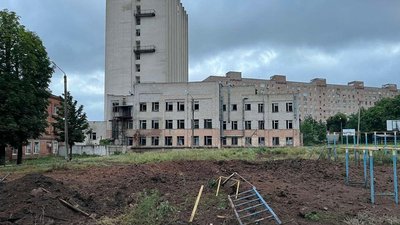 Поліція показала наслідки ударів російських ракет у Харкові в ніч на 12 липня Поліція показала наслідки ударів російських ракет у Харкові в ніч на 12 липня