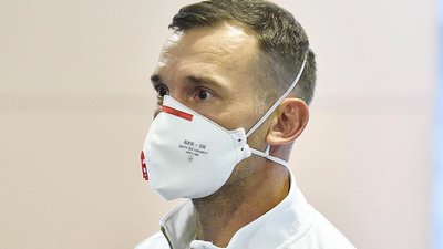 Збірна України не може розраховувати на 12 футболістів. Хто полетів та гратиме проти Франції