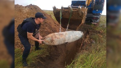 У Оріхові знайшли та знищили нерозірвану керовану авіабомбу – ДСНС У Оріхові знайшли та знищили нерозірвану керовану авіабомбу – ДСНС